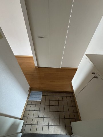 グランガーデン足代新町の玄関