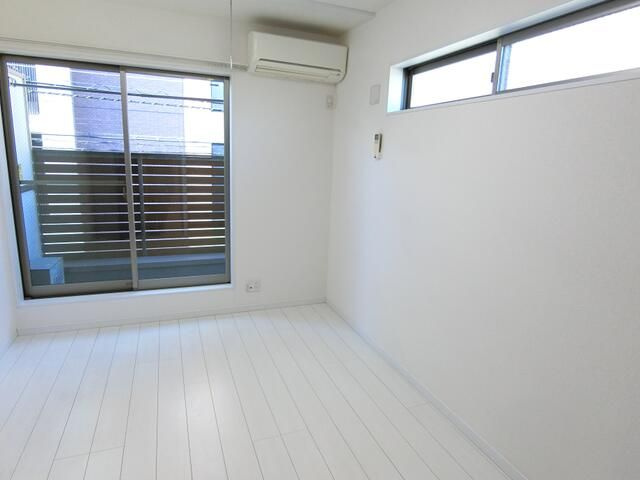 Ｔ’ｓ　ＯＴＡＫＩＢＡＳＨＩの居間・リビング