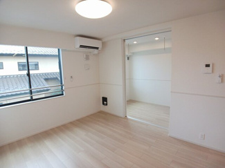 【居間・リビング】 | アイランドヒルズ右籾　Ⅱ | 使いやすいリビングです