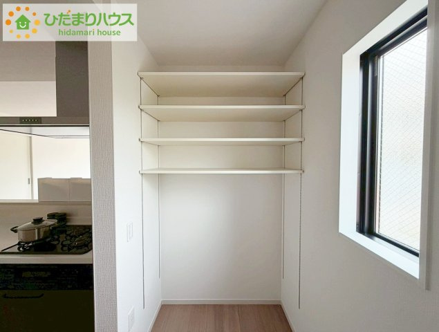 郡山市富久山町９期　新築戸建　１号棟の収納|パントリー完備で散らかりがちなキッチン回りもラクラクお片付けできちゃいます！(*^-^*)