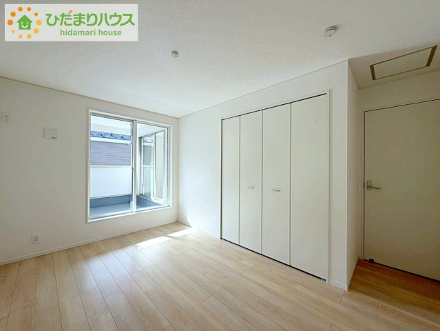 郡山市安積町荒井第6　新築戸建　1号棟の寝室|バルコニーに面していて、たっぷり光りの入る明るい主寝室です！