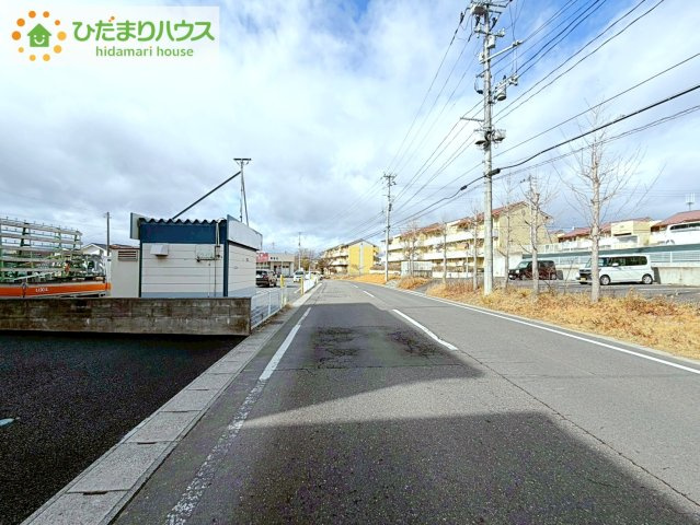 郡山市安積町荒井第6　新築戸建　1号棟の前面道路含む現地写真|前面道路幅6ｍ☆車の出入りもラクラクできちゃいます(^^♪