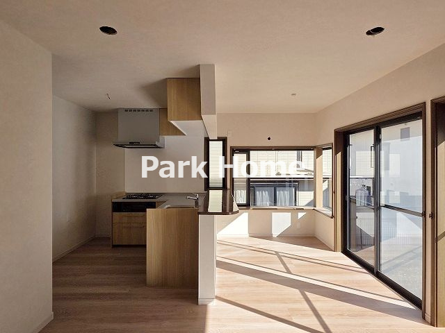 高知市潮見台2丁目　中古戸建てのキッチン|１F:13.5LDK