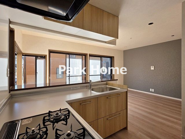 高知市潮見台2丁目　中古戸建てのキッチン|１F:13.5LDK