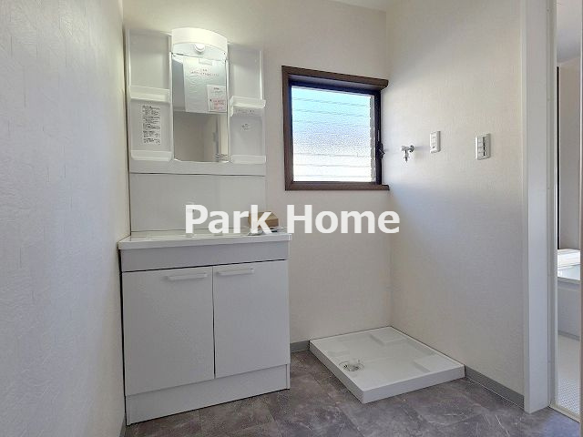 高知市潮見台2丁目　中古戸建ての洗面所