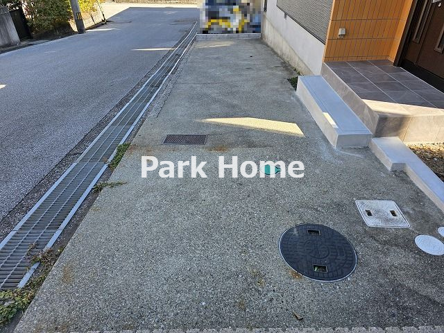 高知市潮見台2丁目　中古戸建ての駐車場|2台駐車可能