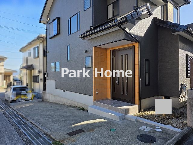 高知市潮見台2丁目　中古戸建ての駐車場|2台駐車可能