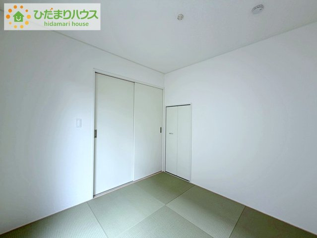 郡山市安積町荒井第6　新築戸建　3号棟の和室|リビングに隣接した和室は収納もしっかりと確保されています！