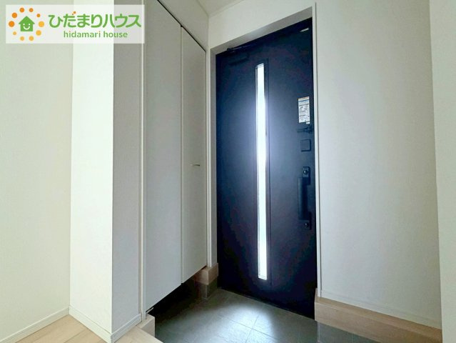 郡山市安積町荒井第6　新築戸建　3号棟の玄関|使い勝手の良い大きなシューズボックス☆乱雑になりがちな玄関をスッキリ見せてくれます！