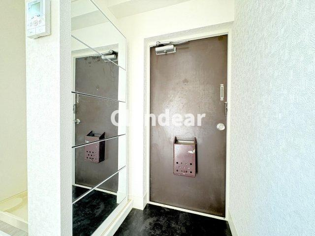 日東マンションサンシャイン谷塚の玄関|ドキドキの新生活も、安心してスタート。ぴったりの住まいを見つけませんか？クランディアが一緒に住まい選びをサポートします‼　まずは、お気軽にお問合せください　＃クランディア