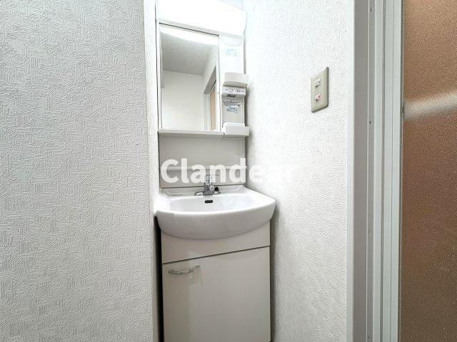 日東マンションサンシャイン谷塚の独立洗面台|ドキドキの新生活も、安心してスタート。ぴったりの住まいを見つけませんか？クランディアが一緒に住まい選びをサポートします‼　まずは、お気軽にお問合せください　＃クランディア