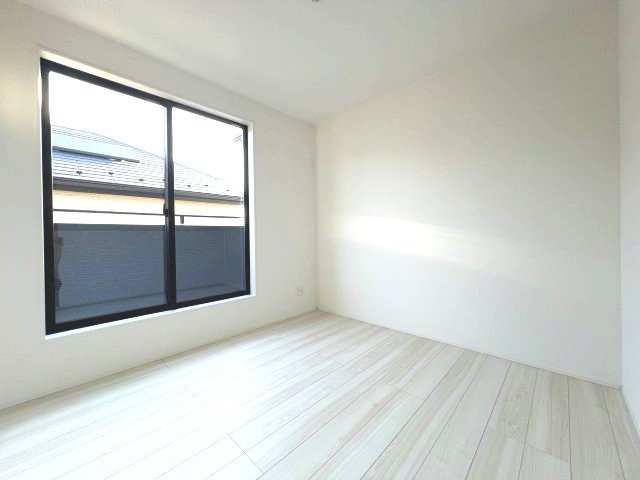 あきる野市引田　新築戸建全8棟の洋室|【洋室2】南向きの明るい5.2帖の居室