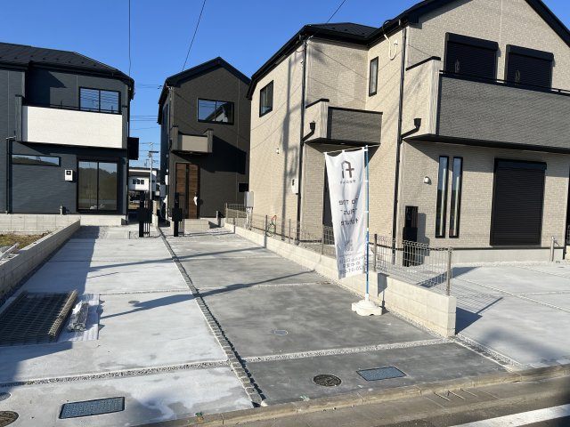あきる野市引田　新築戸建全8棟の駐車場|ゆったり駐車スペース2台可
