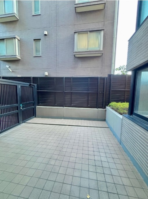 【バルコニー】