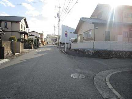 安佐南区伴東８丁目の周辺