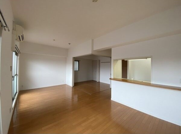 AZALEE　UEZONOの居間・リビング