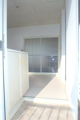 【玄関】 | ファミールニシタニ