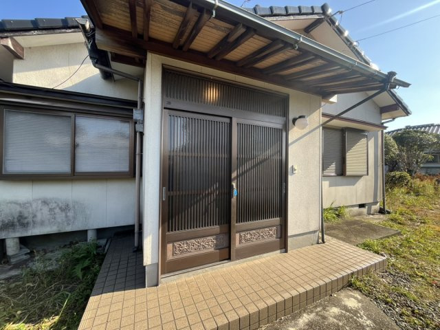 古城町中古物件の玄関