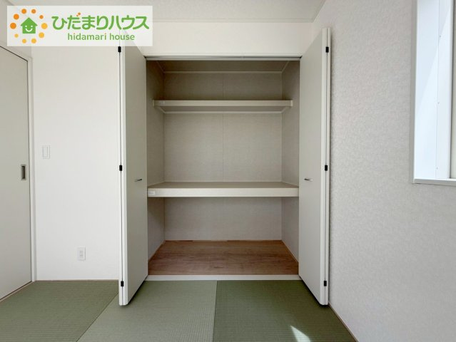 郡山市昭和第9　新築戸建　5号棟の収納|和室の収納は横開きクローゼット！
しまった物の出し入れも楽々です(^^)