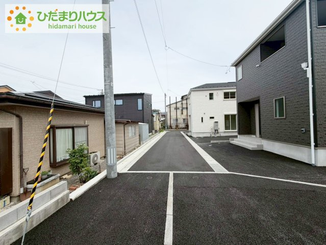 郡山市昭和第9　新築戸建　5号棟の前面道路含む現地写真|周辺環境が充実しているため、日々の暮らしが豊かになり、快適に過ごせます。