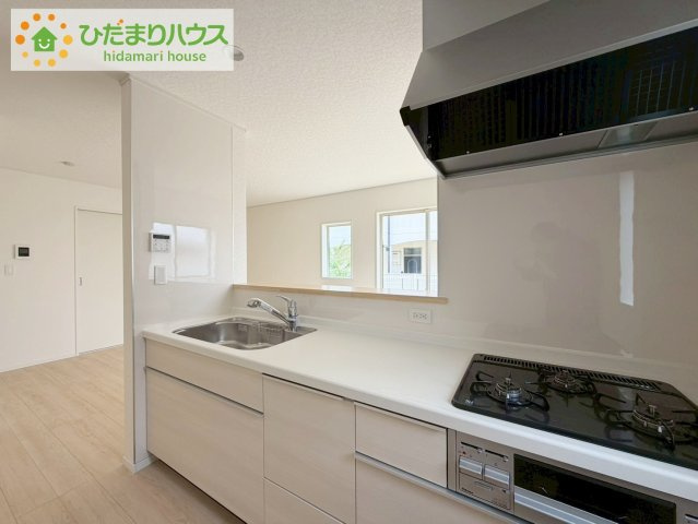 郡山市昭和第9　新築戸建　5号棟のキッチン|料理をしながらでも、ご家族との会話を楽しめる対面式キッチン♪
