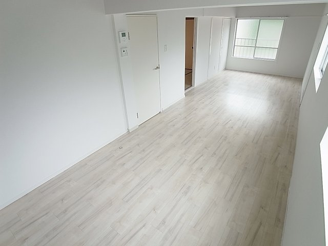 南五葉ハイツの設備|日当り良好の広々リビング