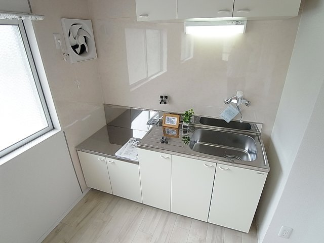 南五葉ハイツのキッチン|ガスコンロ対応のキッチンスペース