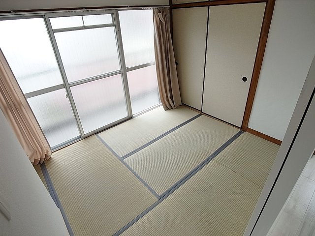 南五葉ハイツの内装|和室も明るいです