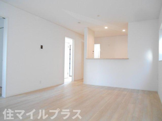 【居間・リビング】 | 郡山市安積町荒井新築一戸建て3棟 | ゆったりとしたリビングです