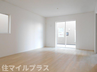 【居間・リビング】 | 郡山市安積町荒井新築一戸建て3棟 | ゆったりとした居間です