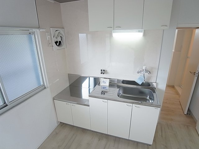 南五葉ハイツのキッチン|ガスコンロ対応のキッチンスペース