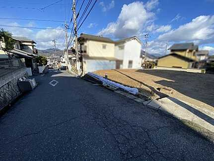 安佐南区相田７丁目の前面道路含む現地写真