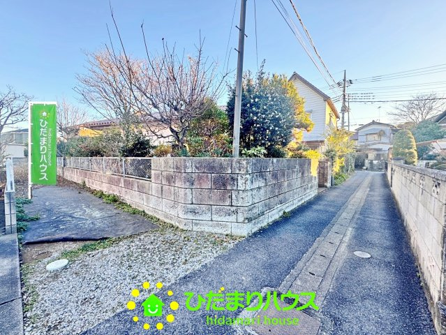 久喜市栗橋東１丁目　売地の前面道路含む現地写真