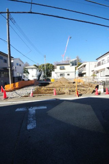 【外観】 | 【仲介手数料無料！！】府中市浅間町4丁目　新築戸建て（全2棟）1号棟　5380万円 | 令和８年1月１２日撮影　建築中