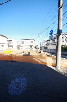 【外観】 | 【仲介手数料無料！！】府中市浅間町4丁目　新築戸建て（全2棟）1号棟　5380万円 | 令和８年1月１２日撮影　建築中