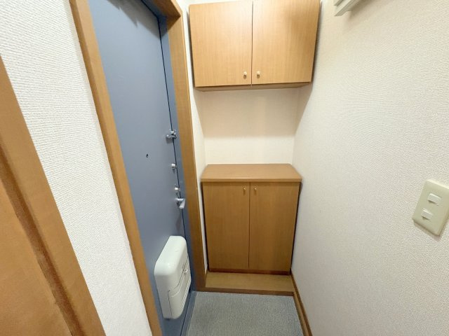 シャルマン二番館A棟の玄関