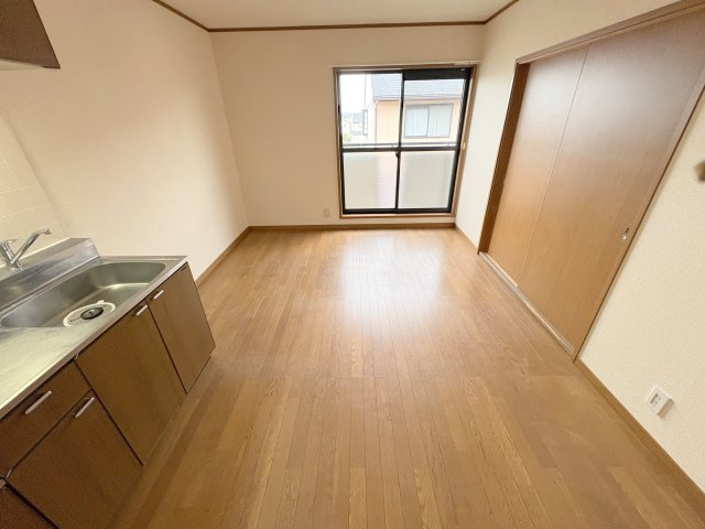 シャルマン二番館A棟の居間・リビング