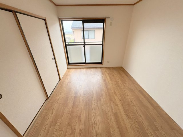 シャルマン二番館A棟の居間・リビング