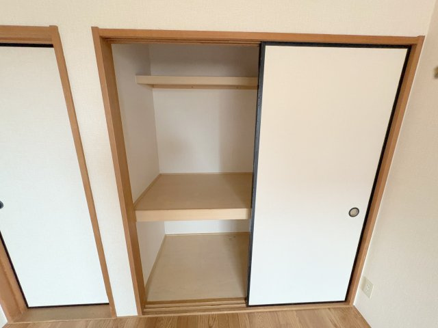 シャルマン二番館A棟の収納