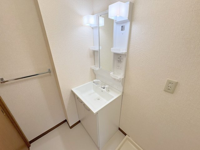 シャルマン二番館A棟の洗面所