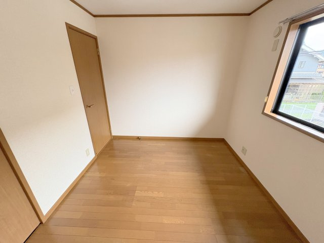 シャルマン二番館A棟の居間・リビング