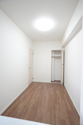 【洋室】 | サンシティ西条 | 【洋室約4.5帖】
こども部屋をコーディネート！このぐらいの広さがあれば、 
お子さんの好きな色やモチーフを使ったコーディネートで、
勉強もお片付けも全部楽しいお気に入りの空間にしていけそうですね！