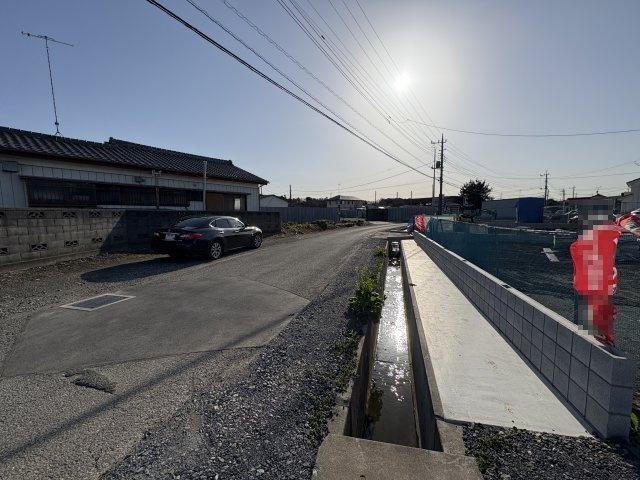 【前面道路含む現地写真】 | 熊谷市上恩田　新築戸建　全3区画　3号棟 | 2/13撮影