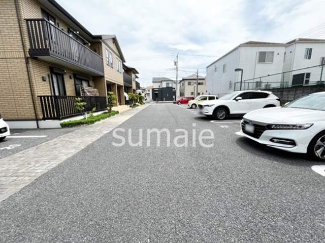 アーク本郷　壱番館の駐車場|駐車場完備