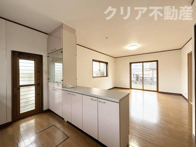 【居間・リビング】 | 伊勢崎市西久保町1丁目中古戸建