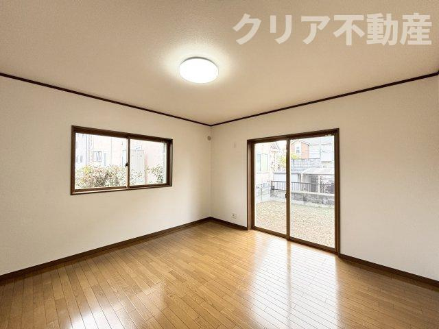 【居間・リビング】 | 伊勢崎市西久保町1丁目中古戸建