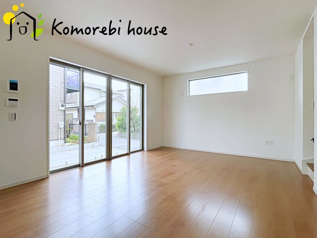 上尾市本町　1期　新築一戸建て　Terrechez　01の居間・リビング|おしゃれな居間です