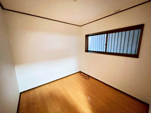 寝屋川市小路北町の洋室|1階洋室・約4.5帖