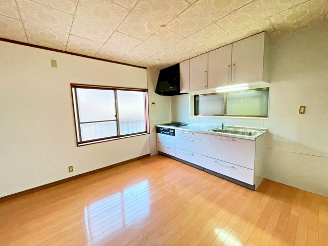 寝屋川市小路北町のキッチン|2026年1月リフォーム完了！
2階リビングです。