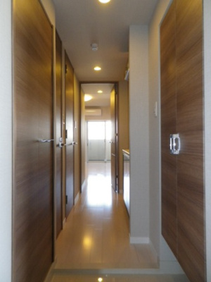 【玄関】 | グラントゥルース大山西町 | 明るい玄関です